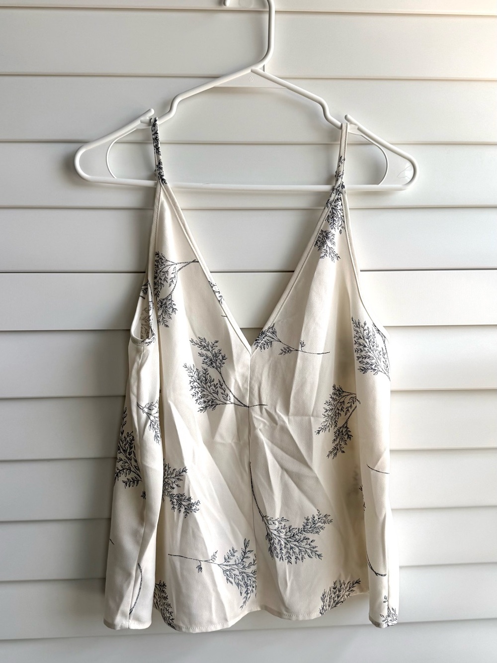 LOFT Cream Floral Print V-Neck Cami Tank Top | Size M